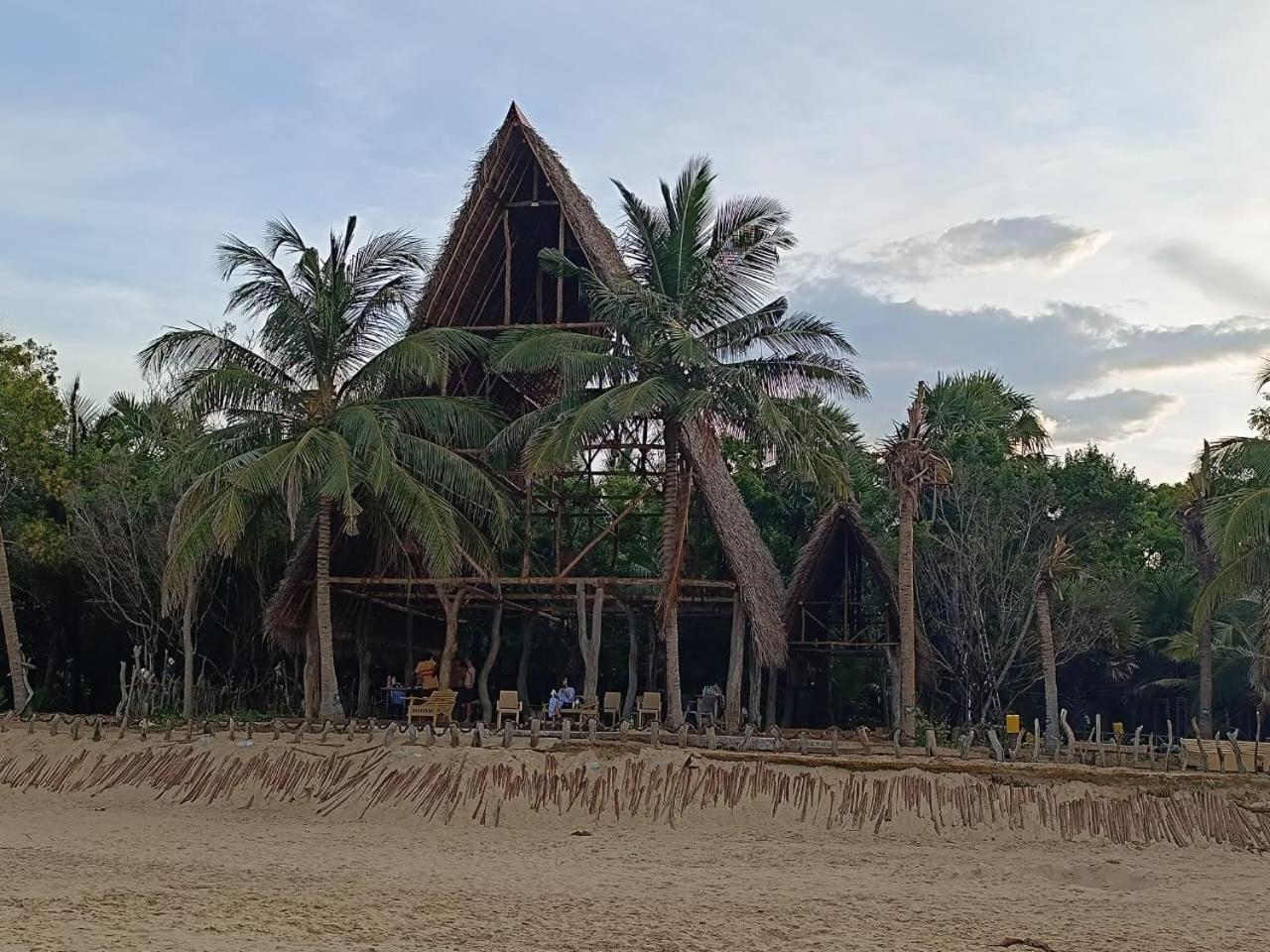 Light House Beach Hut Komari Exterior foto
