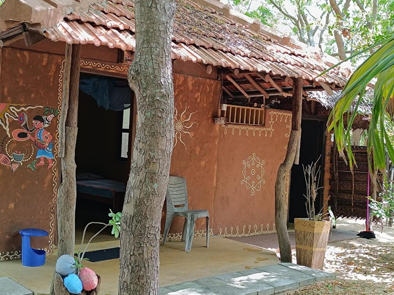 Light House Beach Hut Komari Exterior foto