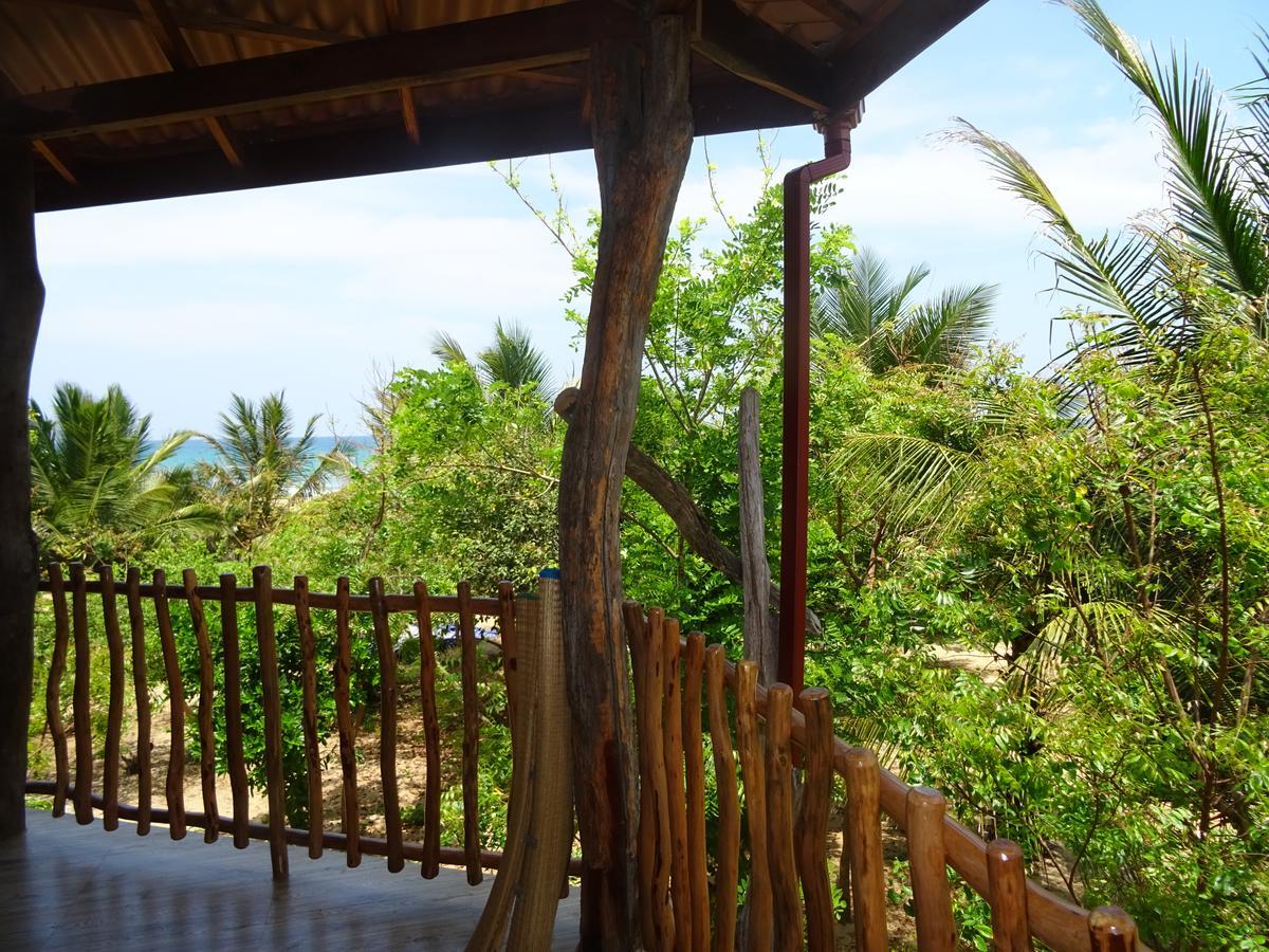 Light House Beach Hut Komari Exterior foto
