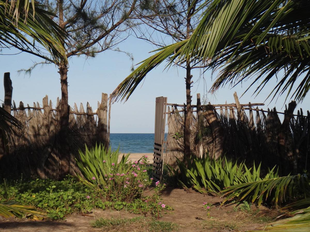 Light House Beach Hut Komari Exterior foto